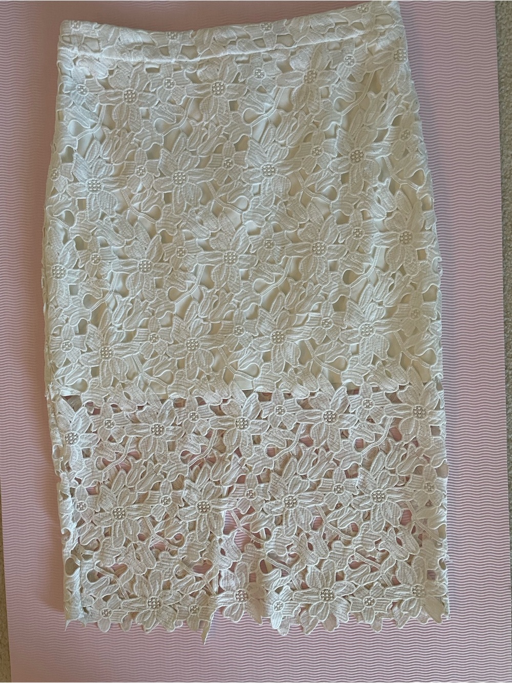 Bardot Australia, Sexy, Lovely White Applique Skirt 🤍